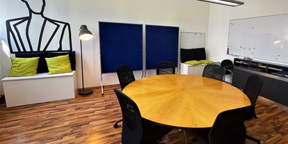 Coworking Spaces - Zugang 24/7 - Berlin - Meetingraum A - b+office