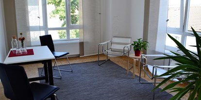 Coworking Spaces - Deutschland - Unser Besprechungsraum für 4-6 Personen - CoWorkBude14 in Winterhude