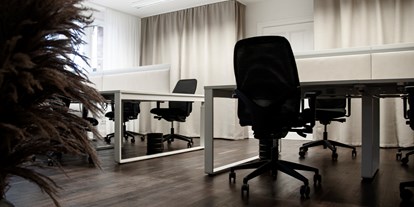 Coworking Spaces - Berlin - Büroraum/8er Platz - Offices Villa Westend