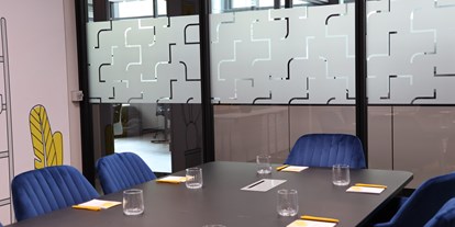 Coworking Spaces - Typ: Bürogemeinschaft - Berlin - The Boardroom, einer unserer modernen Meetingräume, welcher auch für Konferenzen oder Tagungen genutzt werden kann. - MOA Work