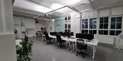 Coworking Spaces - feste Arbeitsplätze vorhanden - Berlin - 3. OG - #office #teams #space #startup #bigroom - skalitzer33 rent-a-desk 