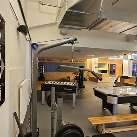 Coworking Space: Gravity Gym: Boxing, Table Tennis, Air Hockey, Kicker, Weights, Ring Gymnastics, Trampoline, Slackline....... - The Drivery GmbH