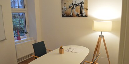 Coworking Spaces - feste Arbeitsplätze vorhanden - Hinterer Raum, klein - Ruhiger Space in Friedenau