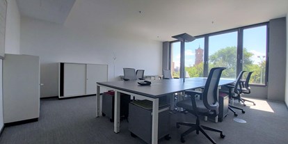 Coworking Spaces - feste Arbeitsplätze vorhanden - Brandenburg Süd - 8er office available: 2800 EUR/month (all inclusive!) - TechCode - Global Innovation Eco-System 
