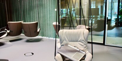 Coworking Spaces - Typ: Shared Office - Meeting Room "Rocket Science" - EDGE Workspaces