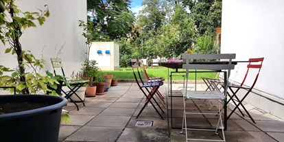 Coworking Spaces - feste Arbeitsplätze vorhanden - Wien - Unsere Terrasse mit Gartenzugang - Coworking Vienna2nd