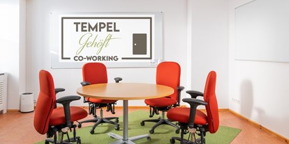 Coworking Spaces - Typ: Coworking Space - PLZ 12099 (Deutschland) - Für Meetings mit anderen ist der Meetingraum mit seinen großen Whiteboards optimal. - Tempelgehöft - produktiv, gemütlich, grün