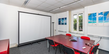 Coworking Spaces - Typ: Bürogemeinschaft - Schwäbische Alb - Meetingraum "Synergy" - Neckar Hub GmbH