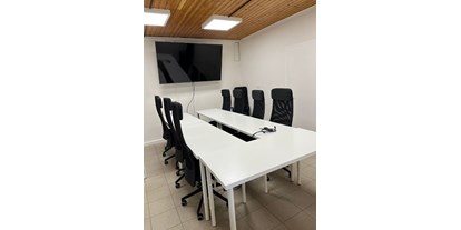 Coworking Spaces - Horbruch - Konferenzraum, flexibel nutzbar. Großes LCD, LAN und WIFI überall verfügbar. - CoWorking Horbruch