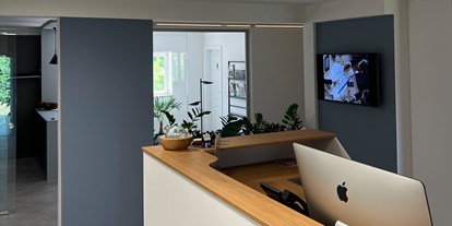 Coworking Spaces - Typ: Bürogemeinschaft - Lobby der Coworking-Spaces in der ersten Etage. - Huthaus Freiberg - modernes Arbeiten im Grünen