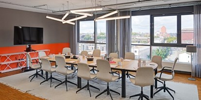 Coworking Spaces - Deutschland - Meetingraum "Skyline" 

-Platz für bis zu 14 Personen - startport Meetingräume "Harbour" und "Skyline"