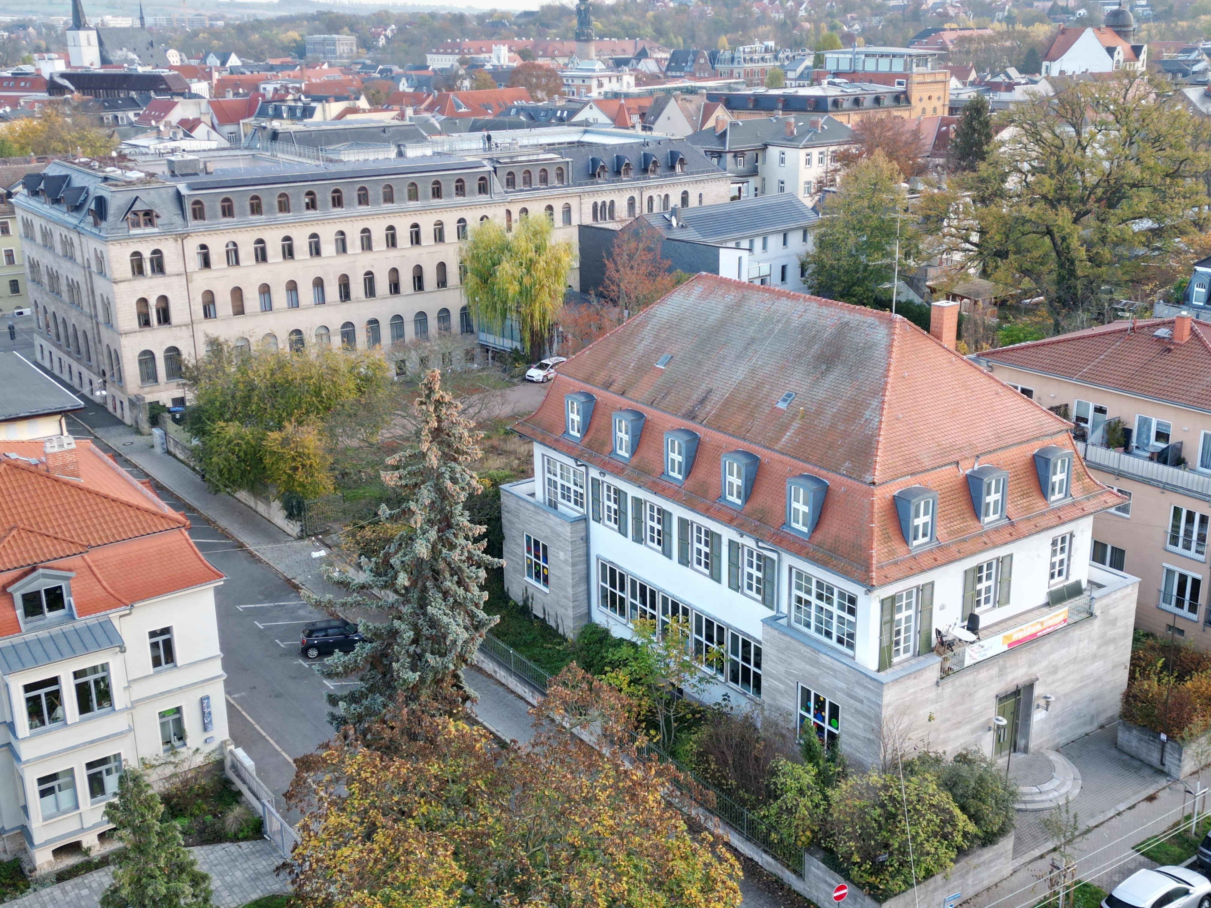Coworking Space - Die WerkBank Weimar von oben. Der Coworking-Bereich liegt im Erdgeschoss. - WerkBank Weimar