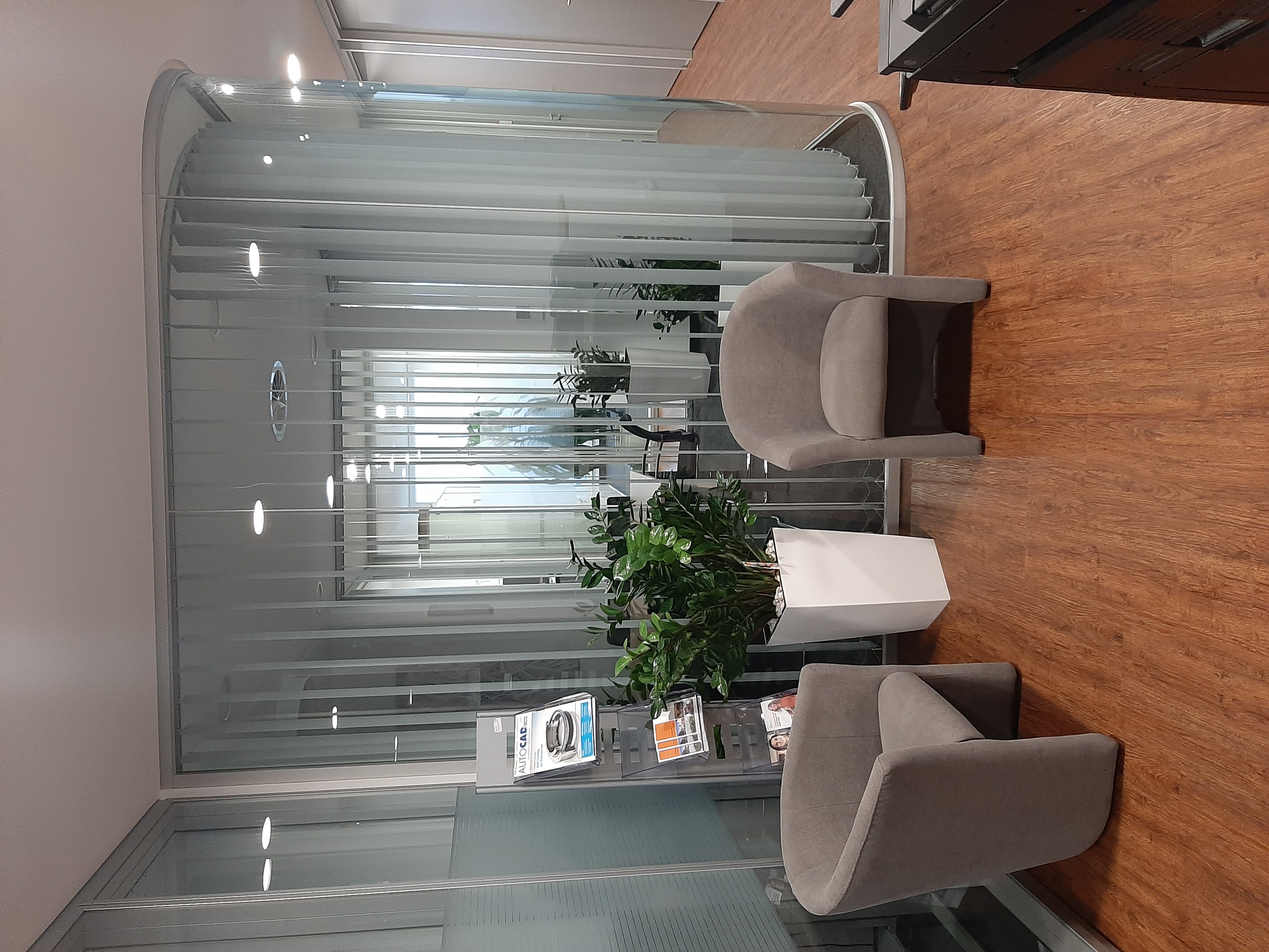 Coworking space - Meetingraum von außen - FLEXoffices