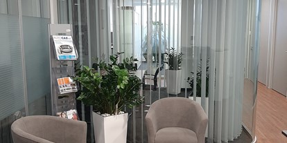 Coworking Spaces - feste Arbeitsplätze vorhanden - Baden-Württemberg - Meetingraum von außen - FLEXoffices