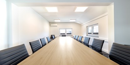 Coworking Spaces - Typ: Coworking Space - Unser Konferenzraum kann auch für externe Veranstaltungen gebucht werden. Wir bieten Platz für bis zu 20 Personen. - WERK.ZWEI