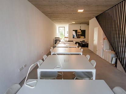 Coworking Spaces - Typ: Shared Office - Deutschland - CoWorking Open Space im EG
 - PLACES2BE I Coworking Space