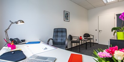 Coworking Spaces - feste Arbeitsplätze vorhanden - Sachsen-Anhalt Süd - Wir bieten auch private Einzelbüros für eine Stunde, eine Woche oder länger - ecos office center magdeburg 