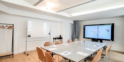 Coworking Spaces - feste Arbeitsplätze vorhanden - Weinviertel - Seminarraum - Focus_Hub Vienna