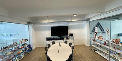 Coworking Spaces - feste Arbeitsplätze vorhanden - Design-Büro mit Stil: Hochwertige Möbel von USM, Vitra und Hermann Miller