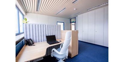 Coworking Spaces - Typ: Bürogemeinschaft - Leonberg (Böblingen) - Enes der Doppelbüros aus einer anderen Perspektive. - OfficeSpace Bischoff365