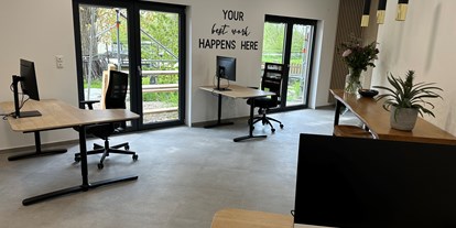Coworking Spaces - feste Arbeitsplätze vorhanden - Allgäu / Bayerisch Schwaben - Fix- und Flex-Desks im Working Space - Coworking Schmiechen: Dein Schreibtisch mit Blick ins Grüne