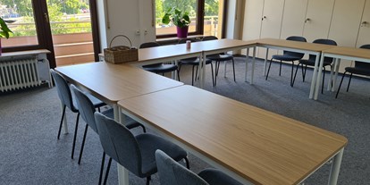 Coworking Spaces - feste Arbeitsplätze vorhanden - Roth (Landkreis Roth) - Großer Meetingraum - SPACS - Roth