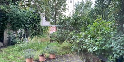 Coworking Spaces - Deutschland - Garten, rechts Seite - inom - zentral mit Garten