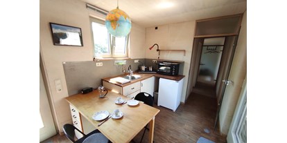 Coworking Spaces - Zugang 24/7 - Küche mit Arbeits-/ Essplatz - Winterspace cosyTinyhouse Großburschla