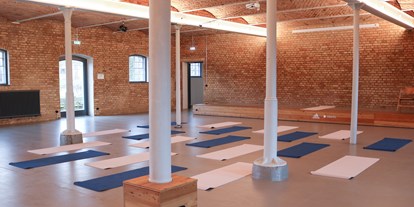 Coworking Spaces - Yoga im Rinderstall - Gut Boltenhof