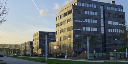 Coworking Spaces - feste Arbeitsplätze vorhanden - Monheim am Rhein - Außenansicht - Büroräume und Coworking-Arbeitsplätze beim größten Anbieter in Monheim