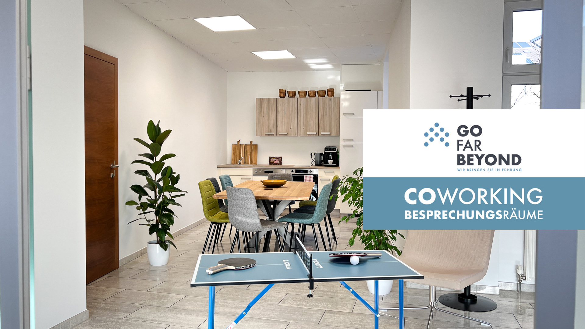 Coworking space - Unser gemütlicher Gemeinschaftsbereich bietet alles, was es für eine Pause braucht – inklusive netter Kollegen ;-) - gofarbeyond – CoWorking & Besprechungsräume