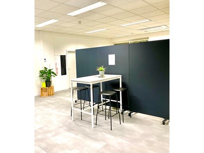 Coworking Spaces - Typ: Bürogemeinschaft - Kriftel - Coworking Flexdesks Community Area - CoWorking@A66 "Get Space at the right Place"