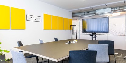 Coworking Spaces - feste Arbeitsplätze vorhanden - Donauraum - Meeting Room - andys.cc Gumpendorferstrasse