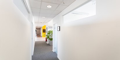 Coworking Spaces - Typ: Shared Office - Wien-Stadt - Gang - andys.cc Anton-Baumgartner-Strasse