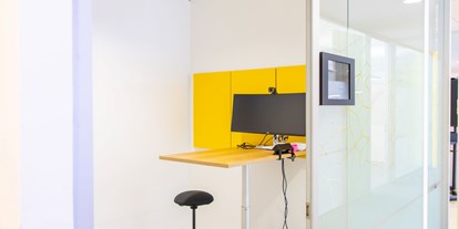 Coworking Spaces - feste Arbeitsplätze vorhanden - Donauraum - Web Conferencing Room - andys.cc Europaplatz