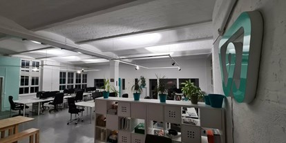 Coworking Spaces - feste Arbeitsplätze vorhanden - 3. OG - #office #teams #space #startup #bigroom - skalitzer33 rent-a-desk 