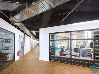 Coworking Spaces - feste Arbeitsplätze vorhanden - large floors - The Drivery GmbH