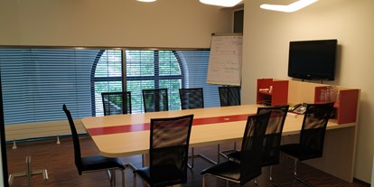 Coworking Spaces - feste Arbeitsplätze vorhanden - Region Chiemsee - Meetingraum - Kraftwoerk Rosenheim