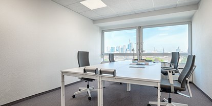 Coworking Spaces - feste Arbeitsplätze vorhanden - Frankfurt am Main - Office Skyline View - SleevesUp! Frankfurt Southside 