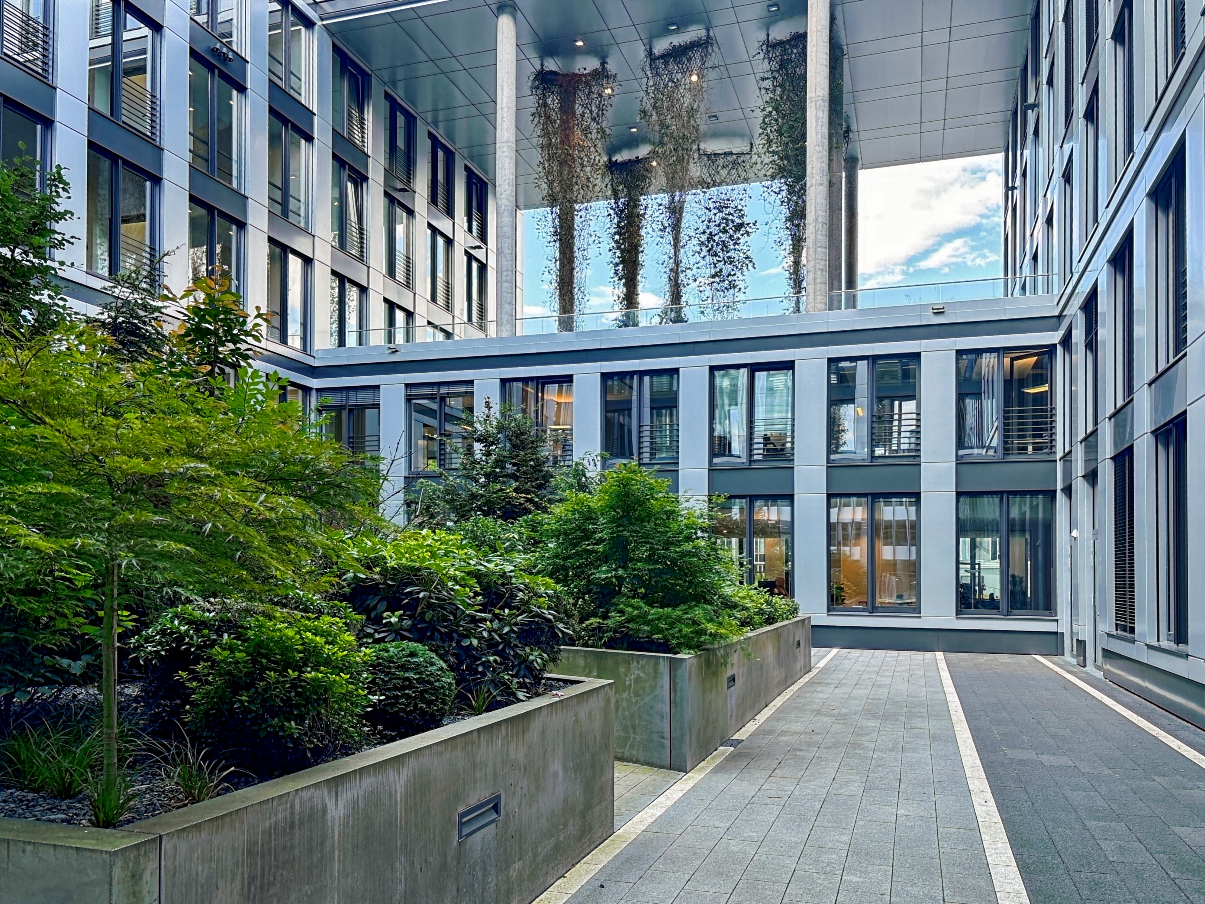 Coworking space - All-inclusive-Zugang zu Arbeitsplätzen, virtuellen Büros und Besprechungsräumen in Regus City Nord