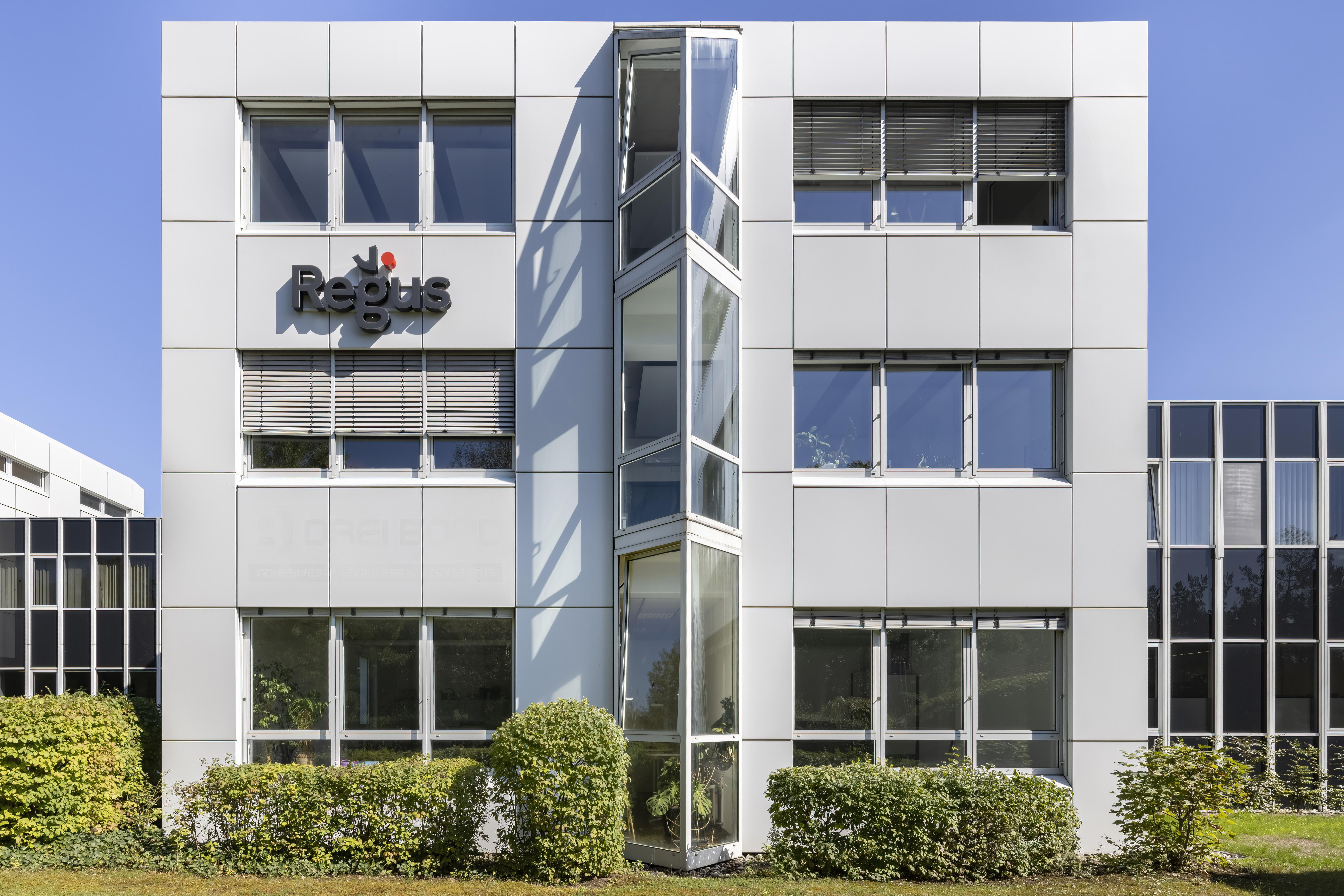 Coworking space - Arbeitsplätze, Services und Support unterstützen Sie bei der Arbeit in Regus Docks Ismaning 