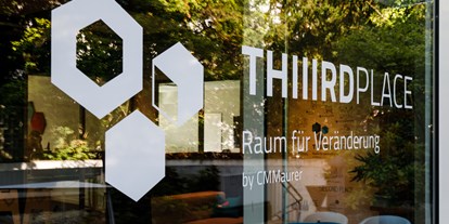 Coworking Spaces - Zugang 24/7 - THIIIRD PLACE 