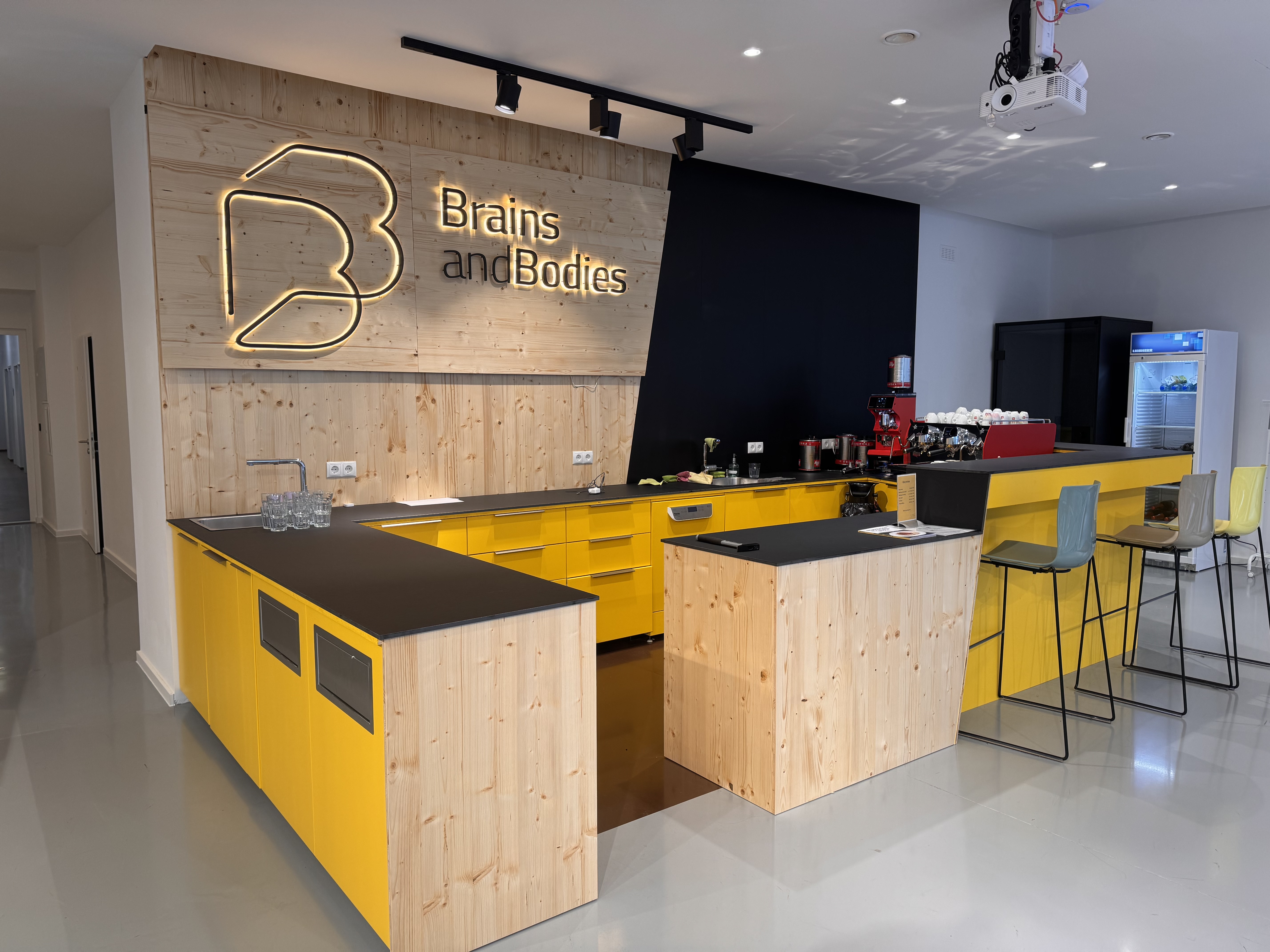 Coworking Space - Barista Bar Erdgeschoss  - Brains and Bodies CoWorking