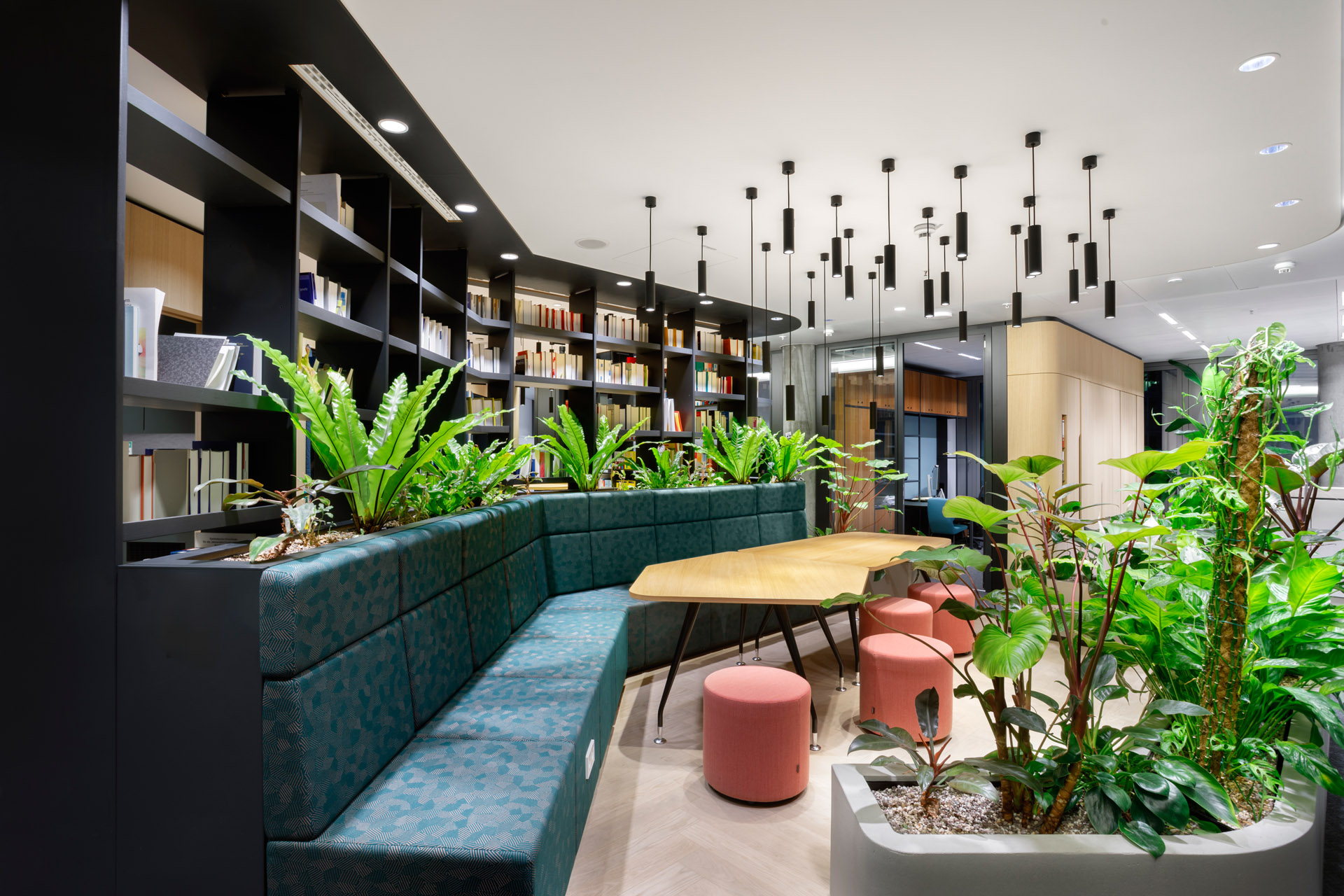 Coworking Space - lounge area - k1 BusinessClub Aqua Tower (T4)