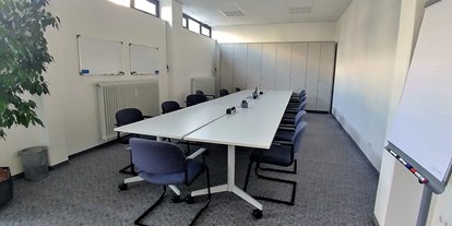 Coworking Spaces - Zugang 24/7 - Deutschland - Meetingraum 01 - hib COWORKING Nürnberg