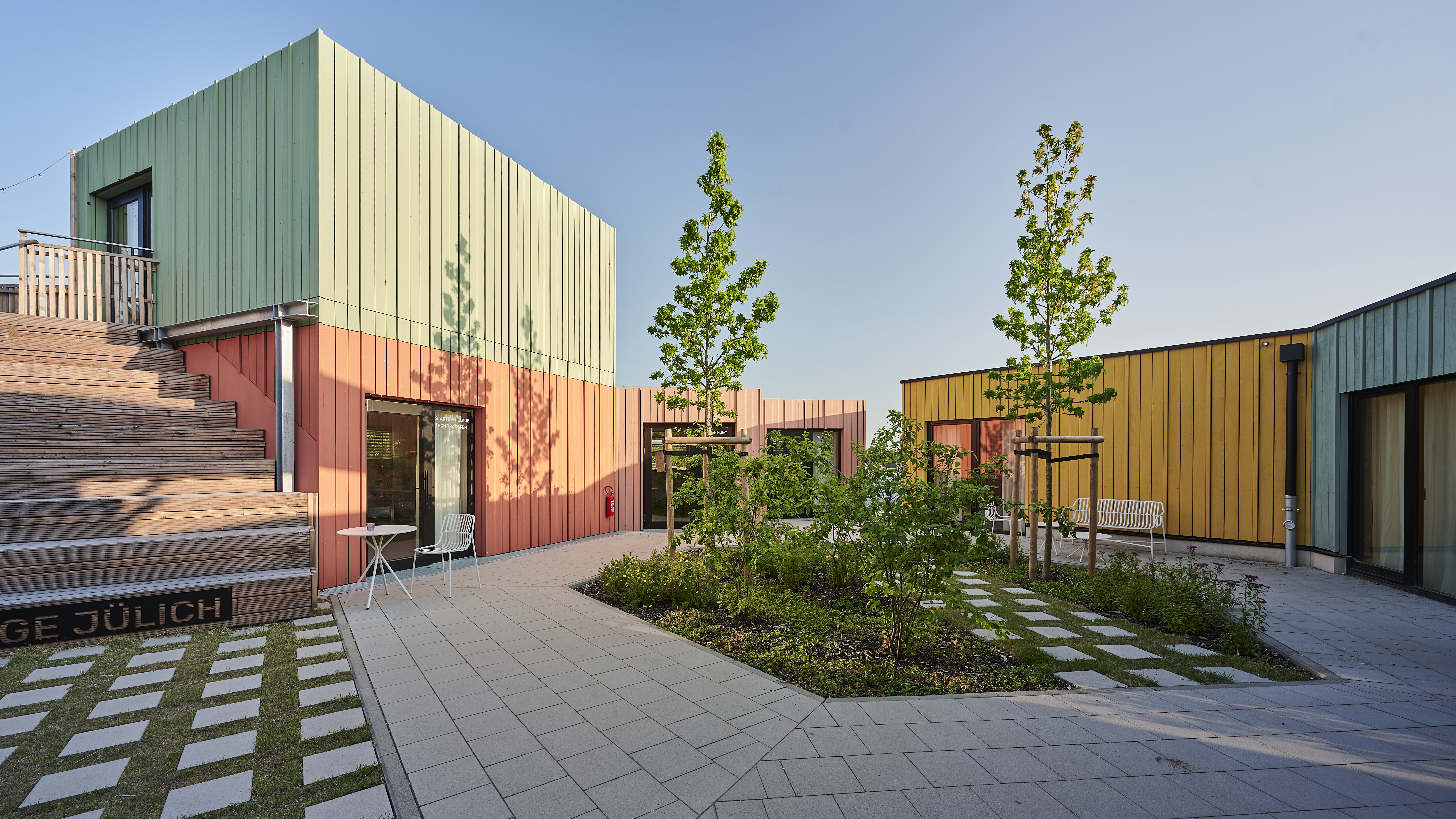 Coworking Space - Büromodule außen - Startup Village Jülich