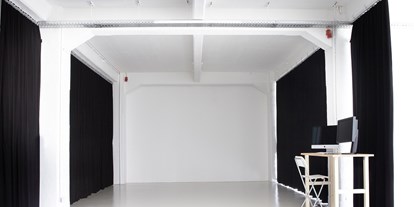 Coworking Spaces - Typ: Bürogemeinschaft - Hamburg-Umland - Studioplatz / Studiobox - Yakeu Co-Working-Space 
