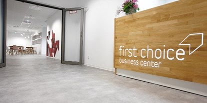 Coworking Spaces - Typ: Shared Office - Hessen Süd - Empfang und Durchgangsbereich - Topmoderne Arbeitsplätze im First Choice Business Center Wiesbaden