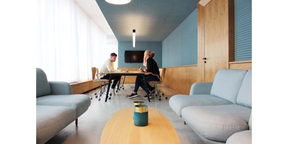 Coworking Spaces - Typ: Shared Office - Fritz Hansen Meetingraum - Hamburger Ding