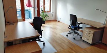 Coworking Spaces - Typ: Shared Office - Wien - Der CoWorking Space von URBAN21 ist geräumig, südseitig ausgerichtet und hat eine Loggia mit Blick auf den Kongresspark. - URBAN21